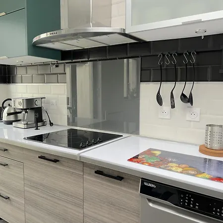 Maison 5 Proche Toutes Commodites 度假居 *